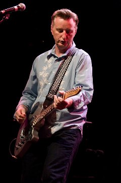 Billy Bragg e la sua amatissima chitarra 