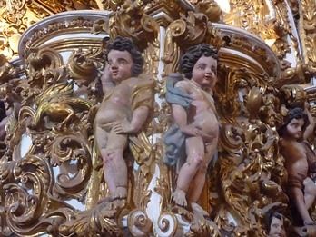 Le inquietanti decorazioni della Chiesa di San Francesco